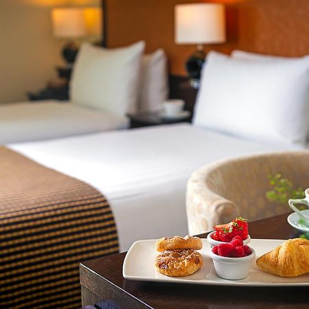 Carlton Hotel Бланчардстаун Экстерьер фото