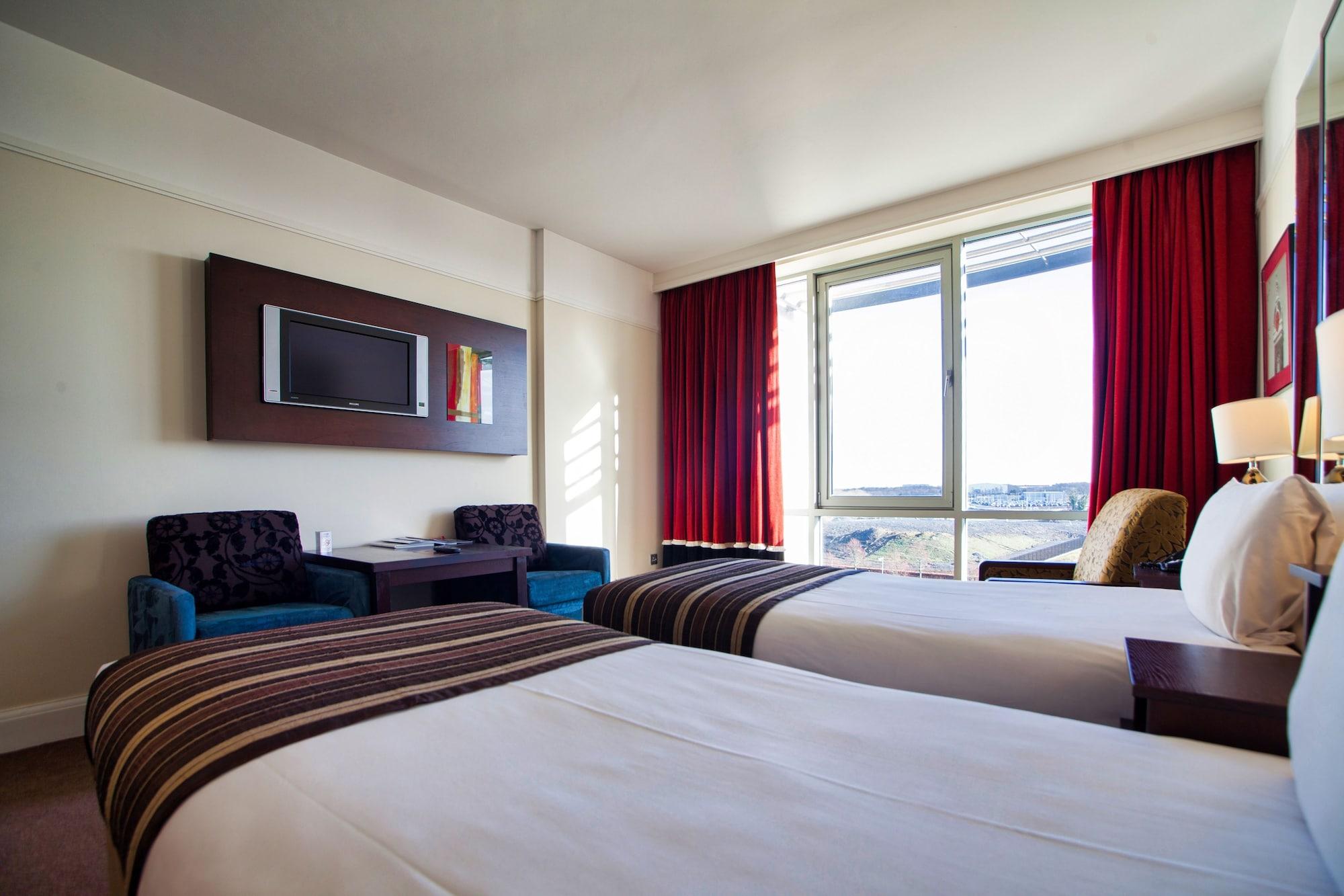 Carlton Hotel Бланчардстаун Экстерьер фото