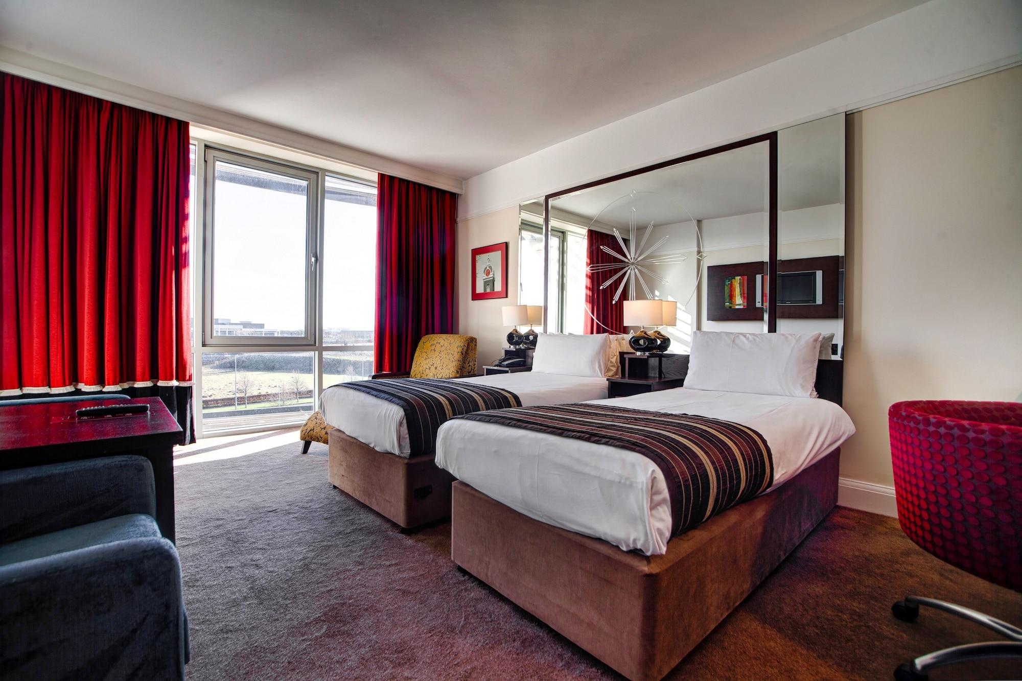 Carlton Hotel Бланчардстаун Экстерьер фото
