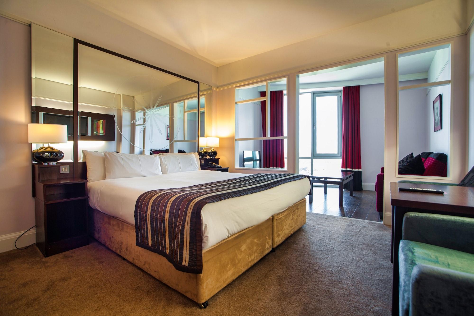 Carlton Hotel Бланчардстаун Экстерьер фото