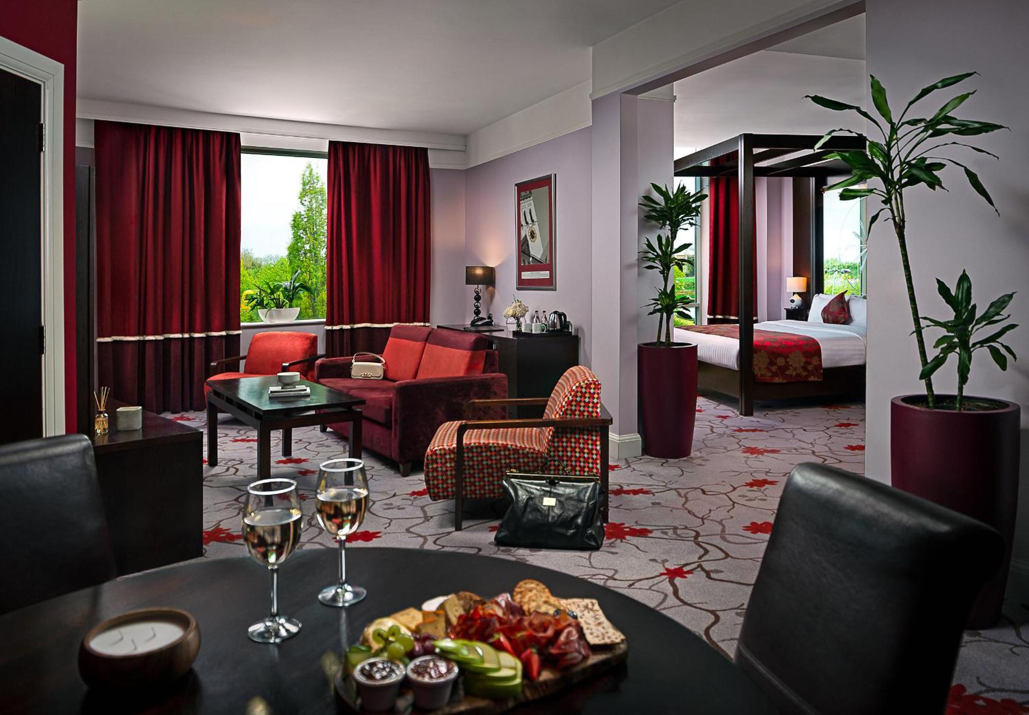Carlton Hotel Бланчардстаун Экстерьер фото